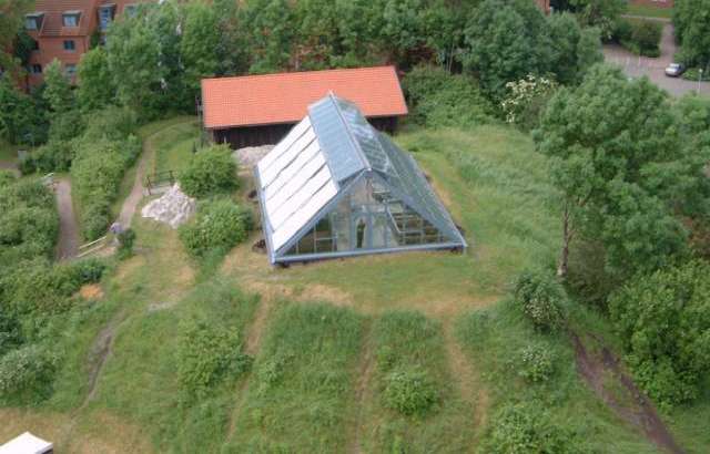 Solehügel mit Solebehälter